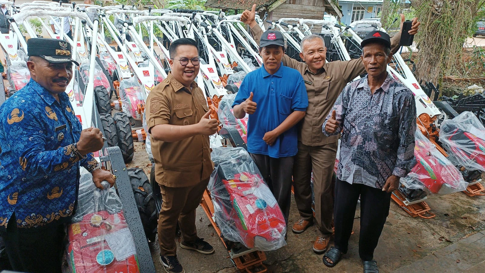 Dorong Kukar Swasembada Pangan, Wabup Kukar Salurkan Alsintan Kepada Belasan Gapoktan